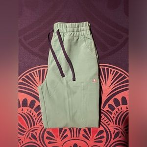Figs Yola high waist scrub pants (original waistband) size SP